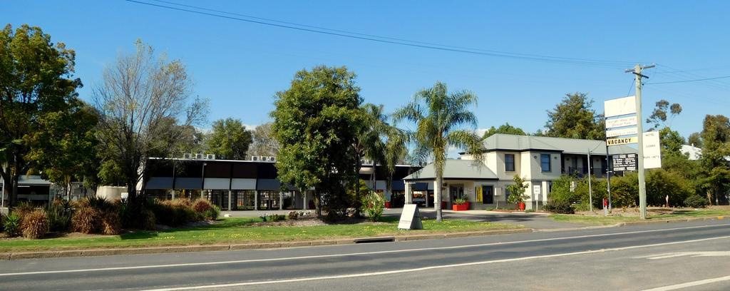 Narrabri Motel And Caravan Park Экстерьер фото