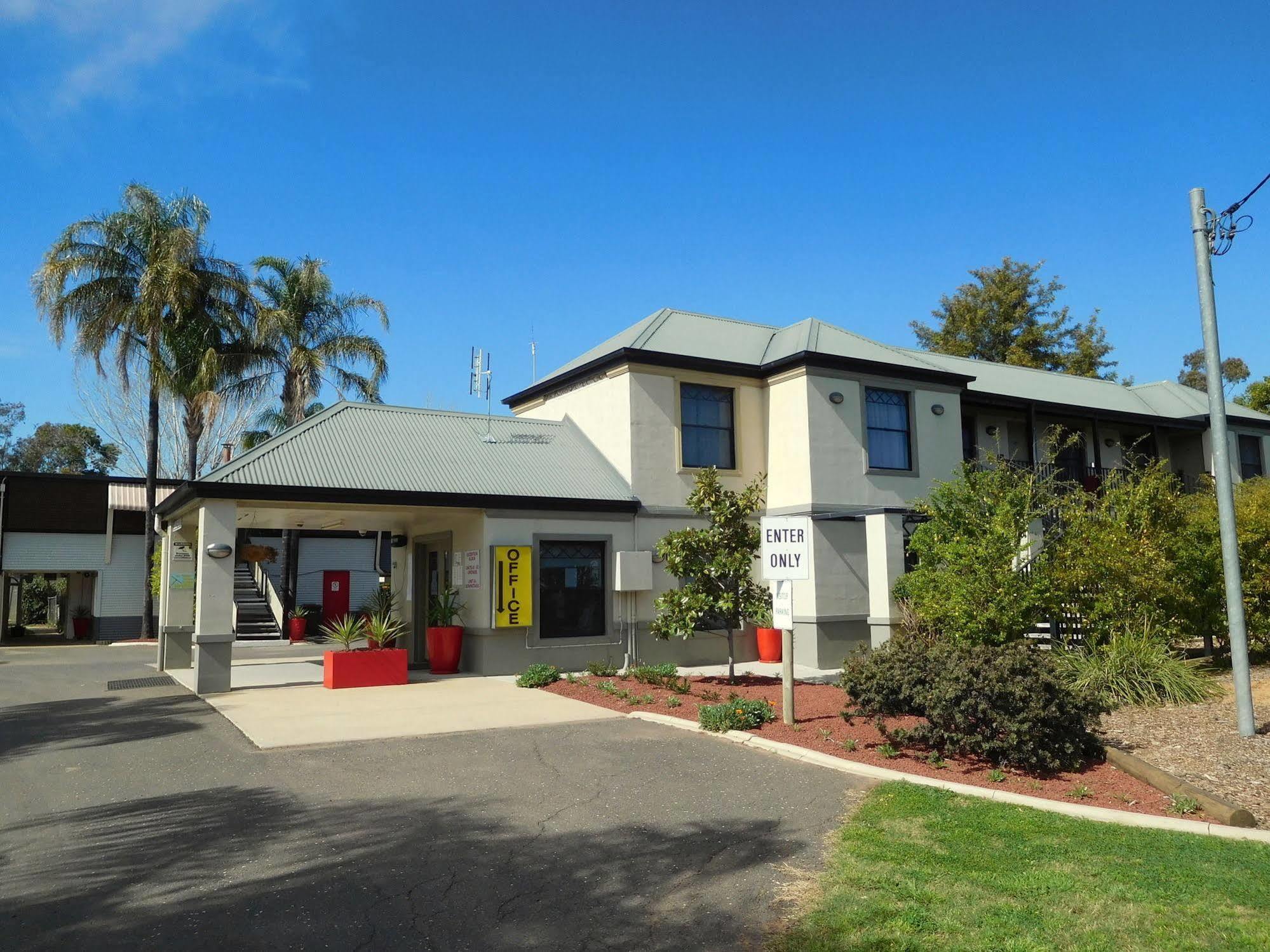 Narrabri Motel And Caravan Park Экстерьер фото