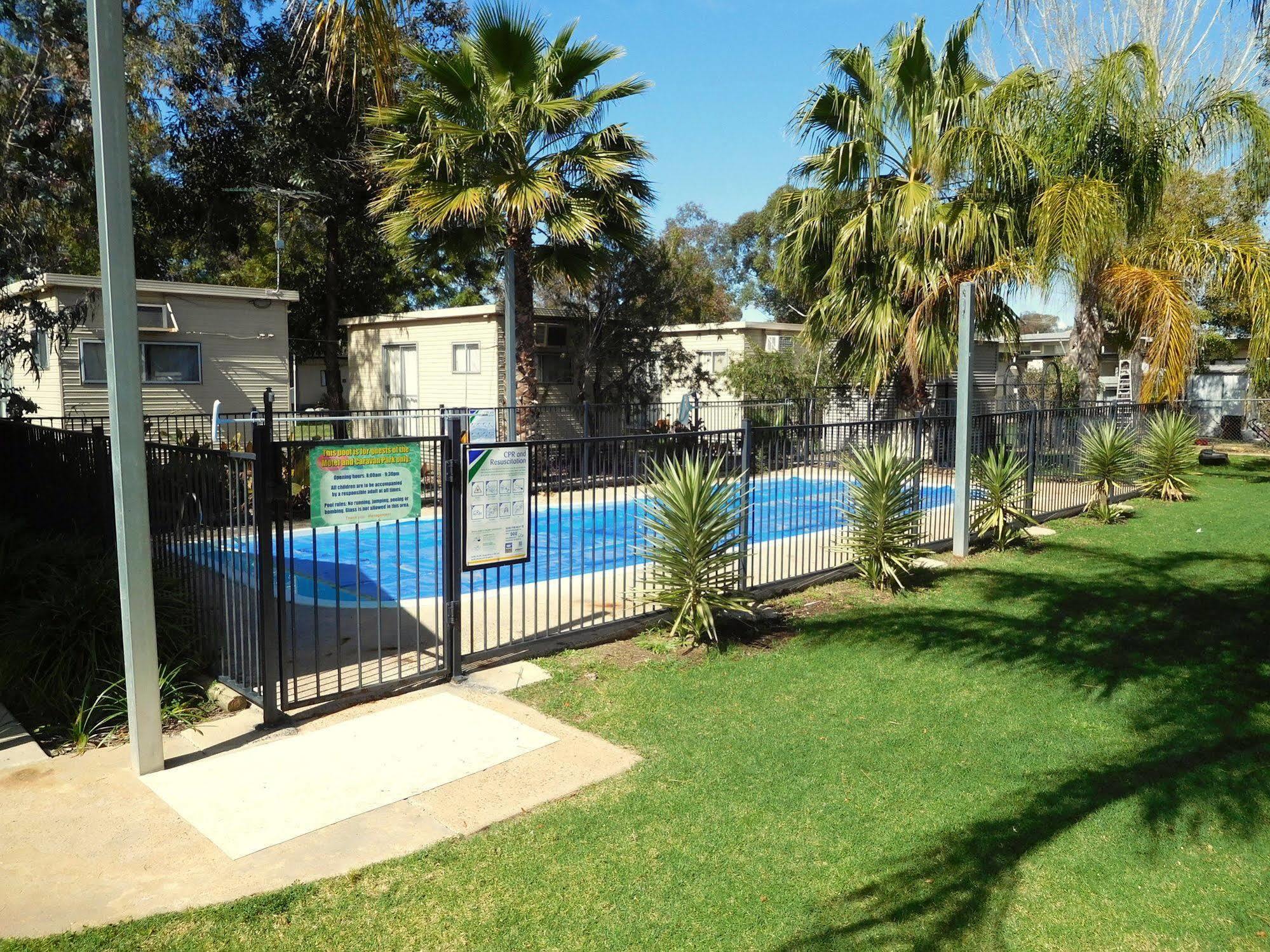 Narrabri Motel And Caravan Park Экстерьер фото