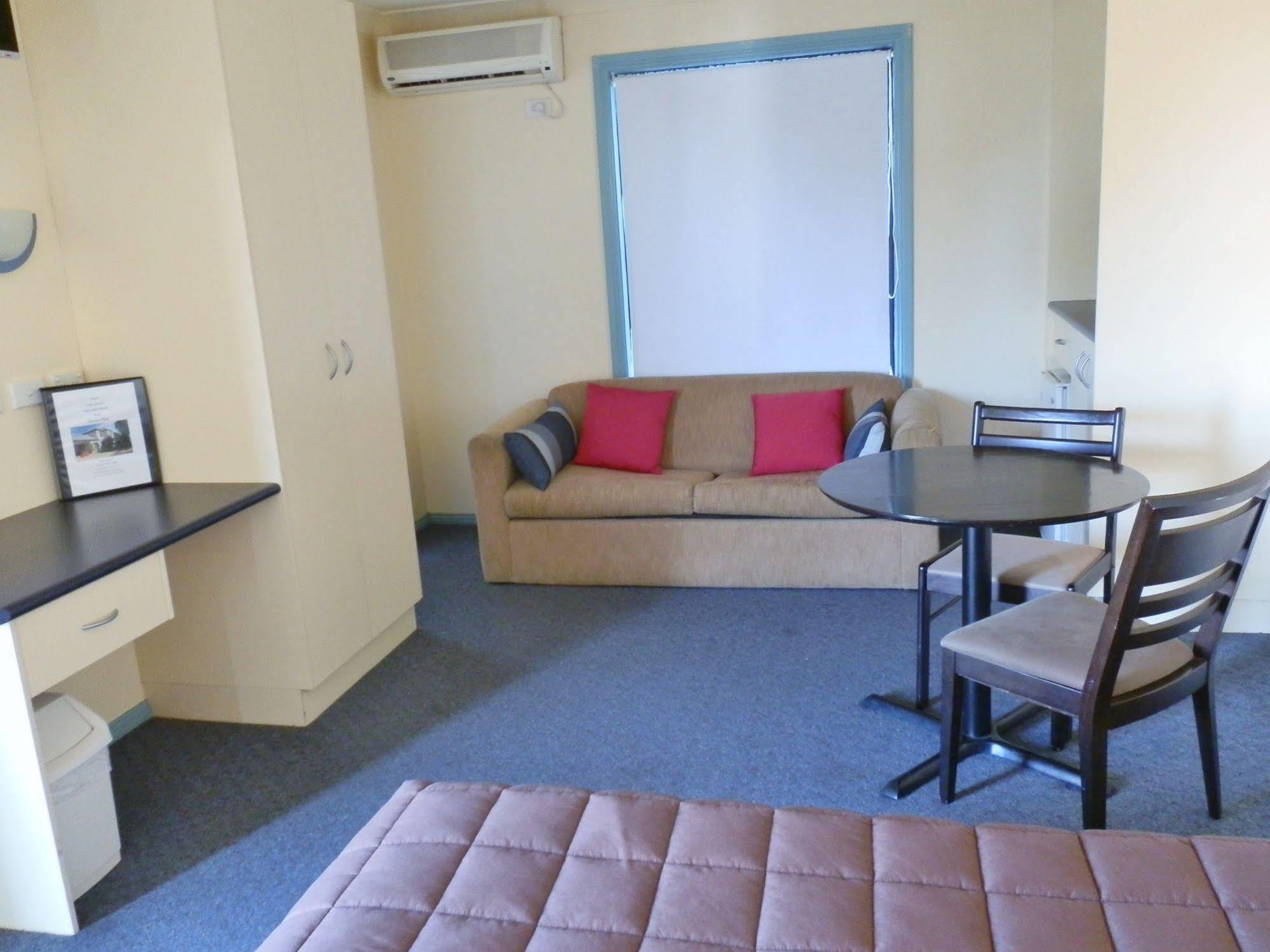 Narrabri Motel And Caravan Park Экстерьер фото