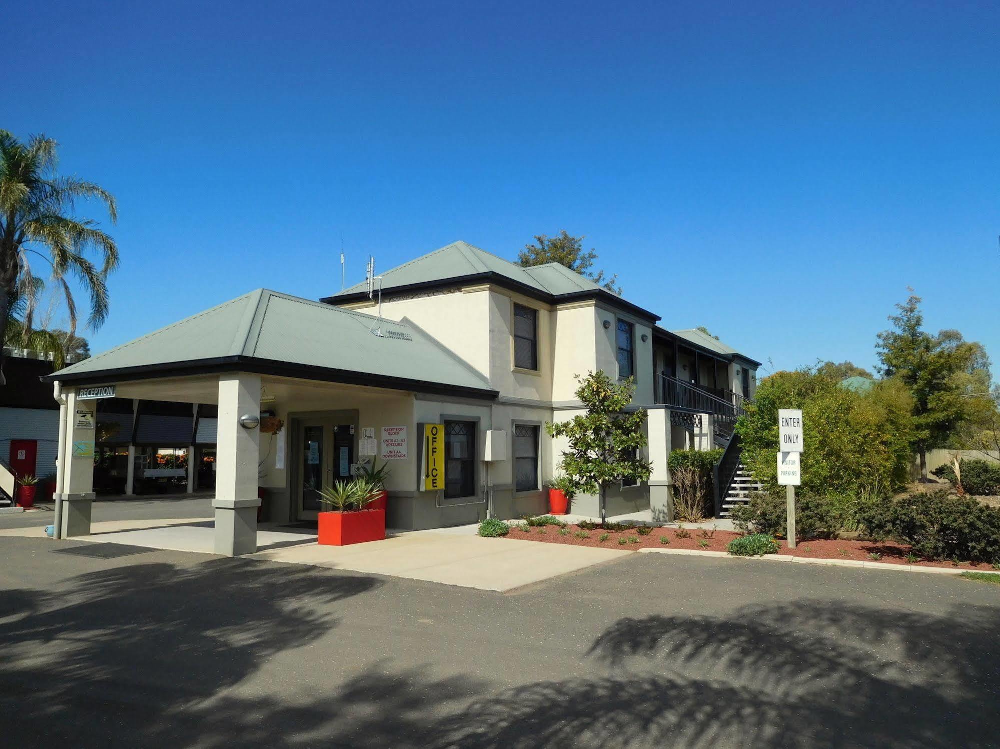 Narrabri Motel And Caravan Park Экстерьер фото