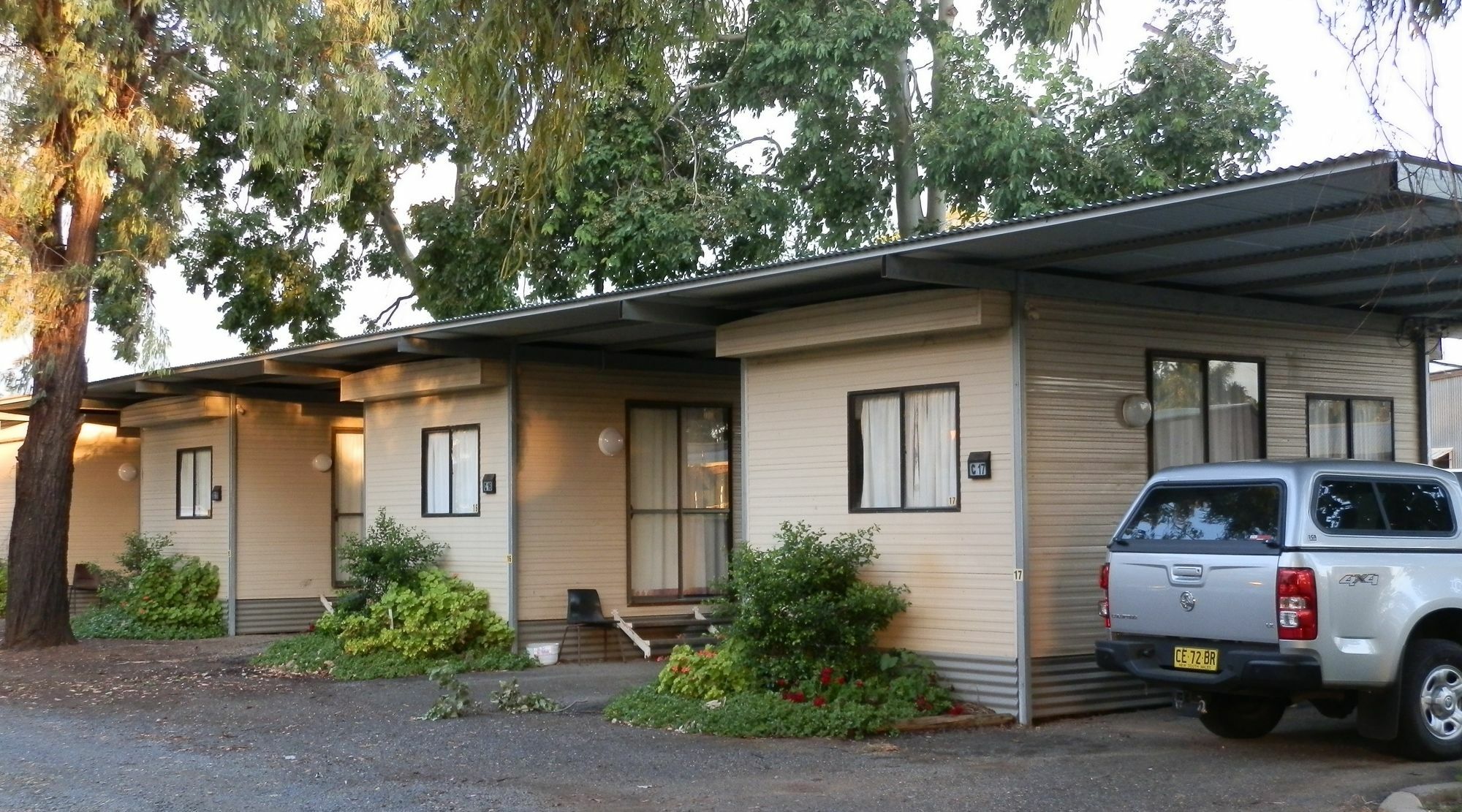 Narrabri Motel And Caravan Park Экстерьер фото